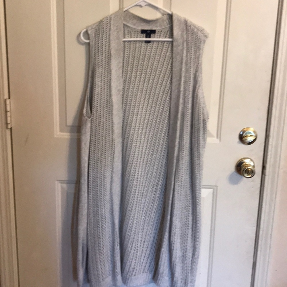 Gap sweater